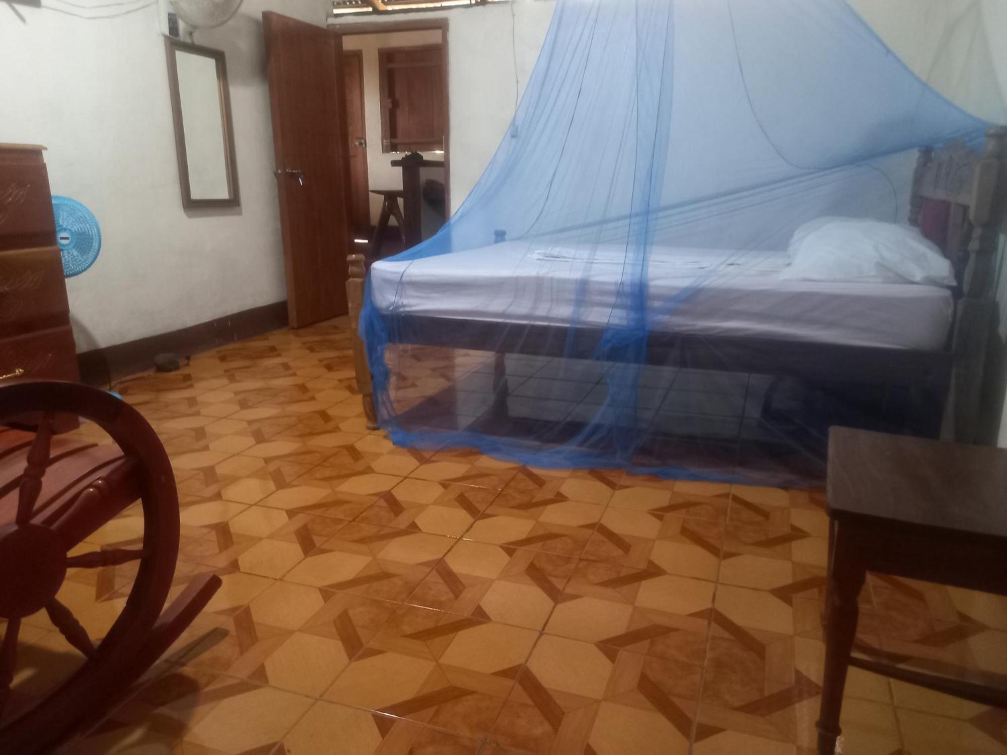 Rocks Beach Balgue Room photo